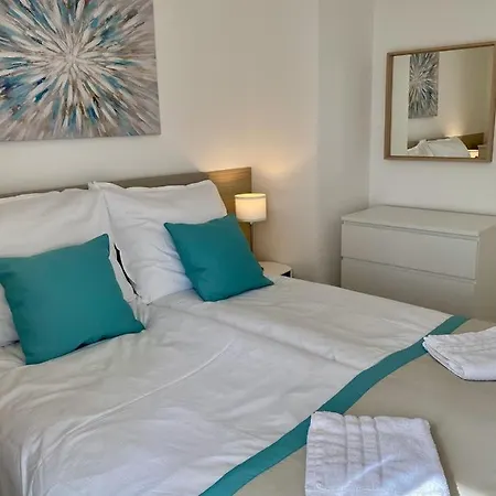 Apartament Carbona 104 *